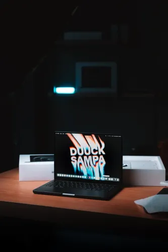 MacBook Pro M5 Max 64GB 2TB Nano texture 14 polegadas 