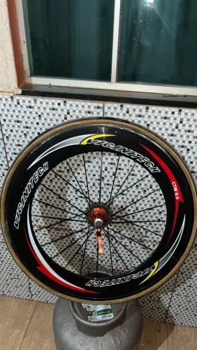 ? Vendo roda traseira Vicinitech de carbono ? 80 mm