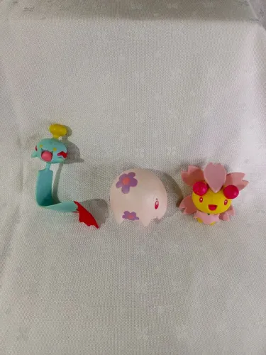 Combo Pokémon Munna, Chimecho e Cherrim originais Jakks pacific 