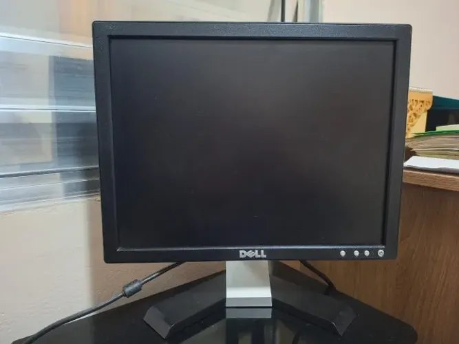 Monitor 15 polegada - Dell - usado