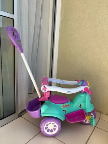 Triciclo Infantil Avespa com pedal