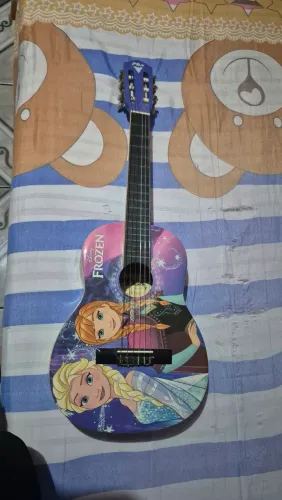 VIOLÃO INFANTIL FROZEN - DISPOSTA A NEGOCIAR