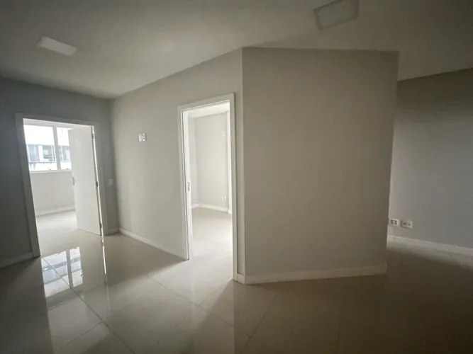 Sala Comercial aluguel anual 43 m² em Balneário Camboriú