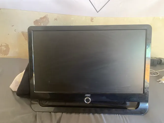 Monitor AOC 21.5" - Modelo F22