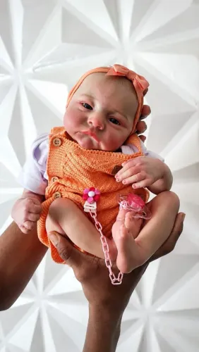 Bebê REBORN boneca