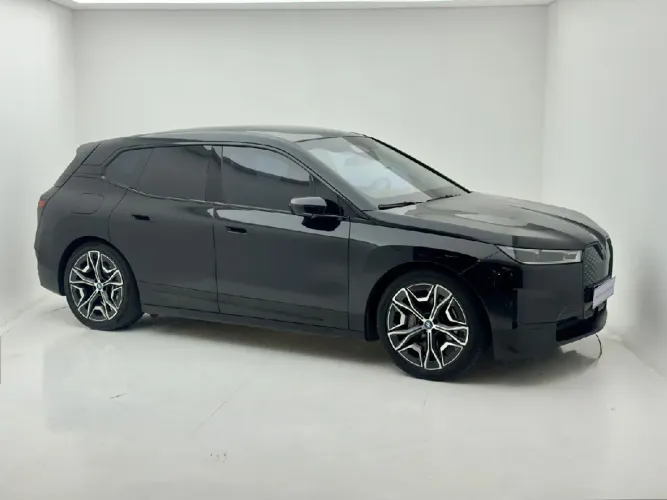 BMW IX XDrive 40 Aut. (elétrico) 2024