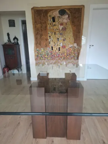 Mesa de Jantar com tampo de vidro 1,60 x 1,60, pé de madeira