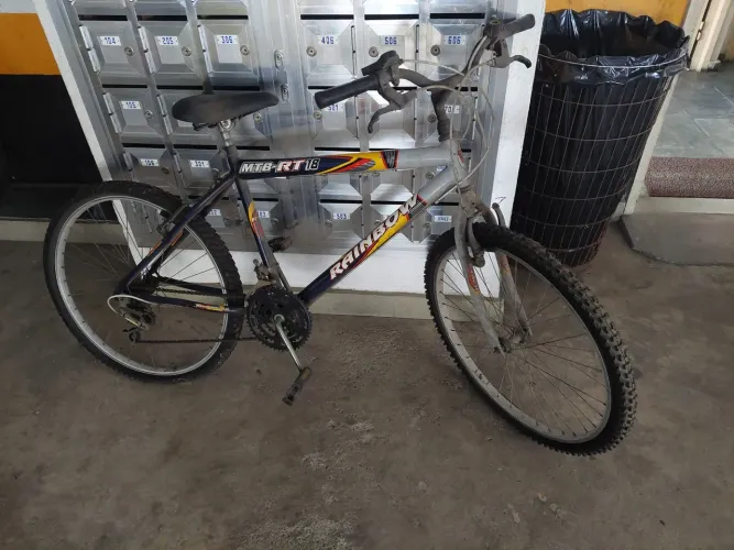 Bicicleta aro 26 com marcha