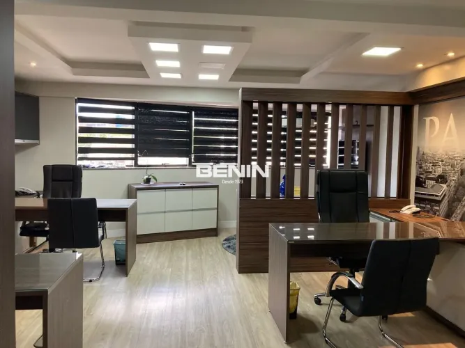 Sala comercial com 45,89 m2, com 01 banheiro, no centro de Canoas Sala comercial com 45,89