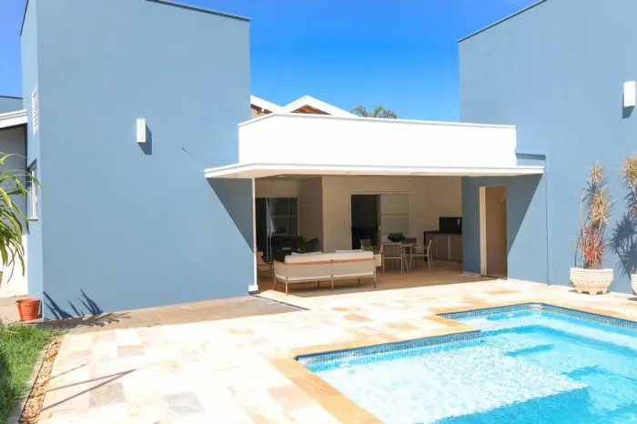 MARAVILHOSA CASA - CONDOMÍNIO FECHADO - ACEITA IMÓVEL COMO PARTE DE PAGAMENTO