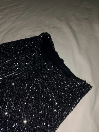 Saia de Paetê Preto