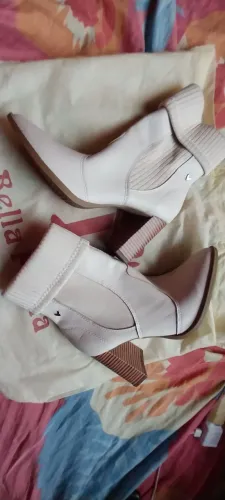 Bota femenina cano médio nova, marfim n° 37 salto bloco confortável