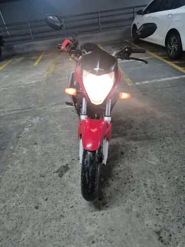 Vendo CB 300 2011 VERMELHA TODA BOA