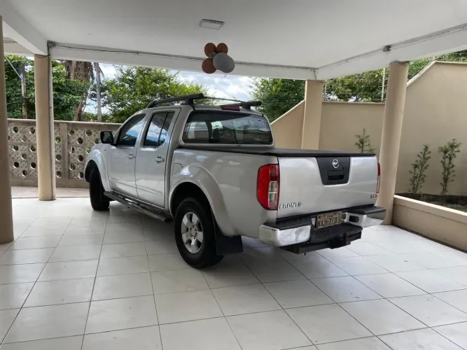 Nissan Frontier LE CD 4X4 2.5 TB Diesel Mec. 2011