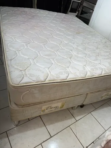 Cama queen 