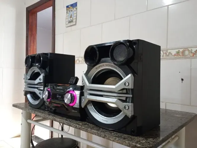 Som Panasonic - Bluetooth. Usb, CD, Rádio e Aux. Potente 1300W.