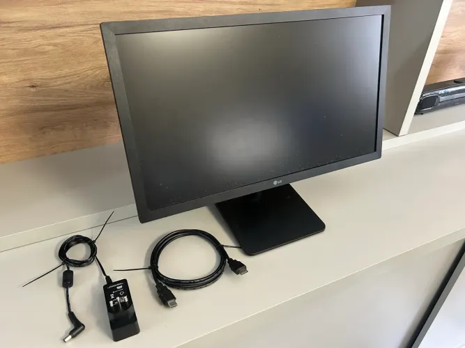 Monitor LG 21" Modelo 22MP410-B