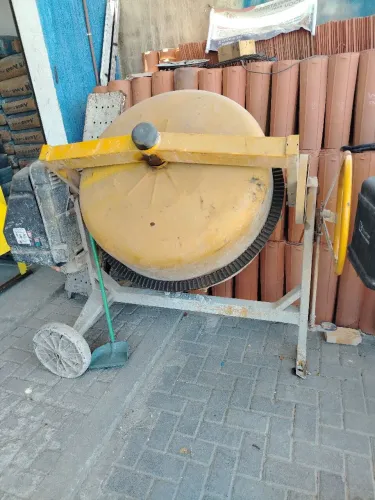 Betoneira semi nova a venda