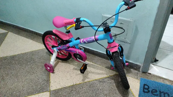 Bicicleta menina