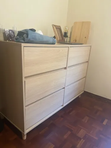 Vendo cômoda de quarto em madeira