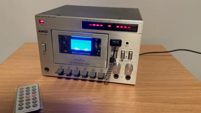 Tape deck Aiko com Bluetooth 