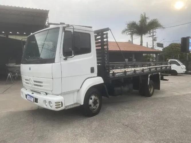 MB 712 Carroceria