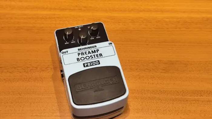 Pedal Preamp Booster Behringer PB-100 Guitarra