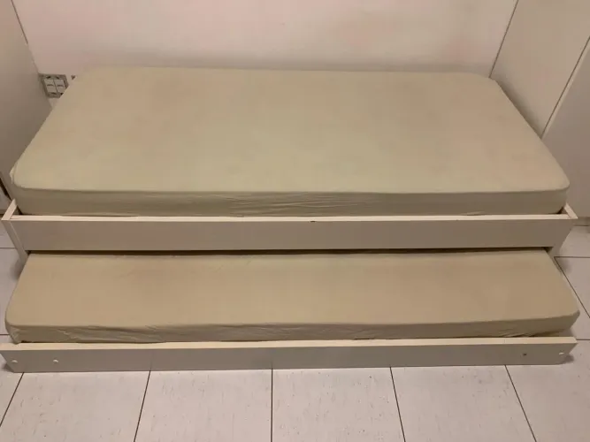 Bicama solteiro TokStok lindo branco