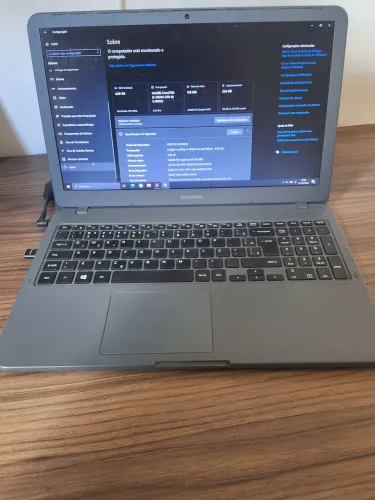 Notebook Samsung Essentials E30 