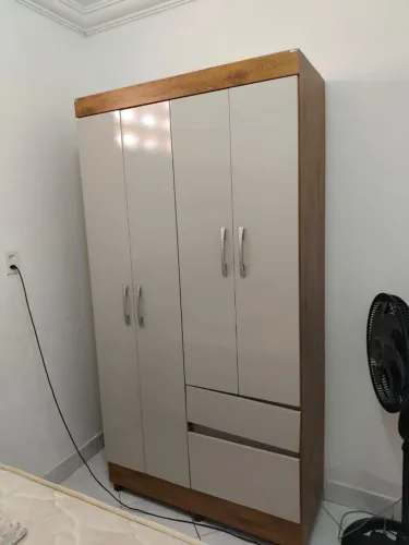 Guarda roupas solteiro 4 portas