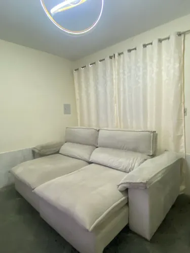 Sofá retrátil e reclinável