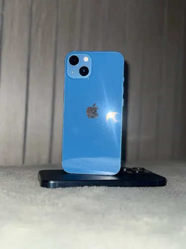 IPhone 13 impecável