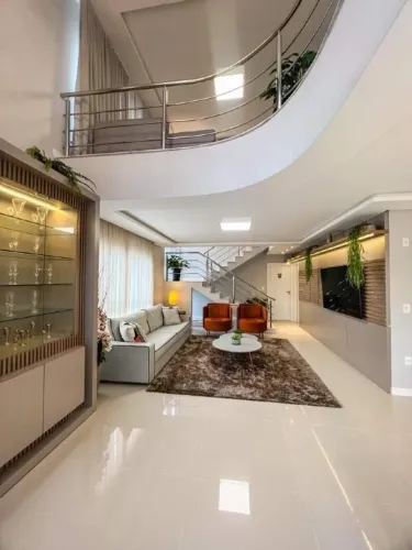 Cobertura duplex mobiliada para locação anual no Residencial Pioneer Tower em Balneário Ca