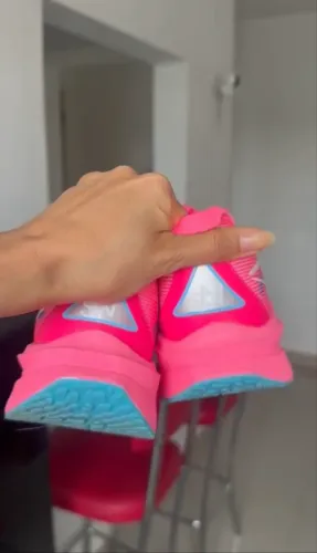 Tênis de Corrida Chunta Rosa Neon nº 38 - Seminovo