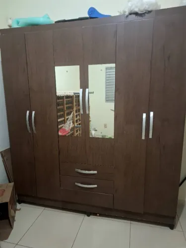 Armário 6 portas super conservado