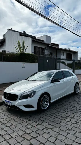 Mercedes-Benz Classe A 200 1.6 TB 16V Urban 156cv Aut. 2014