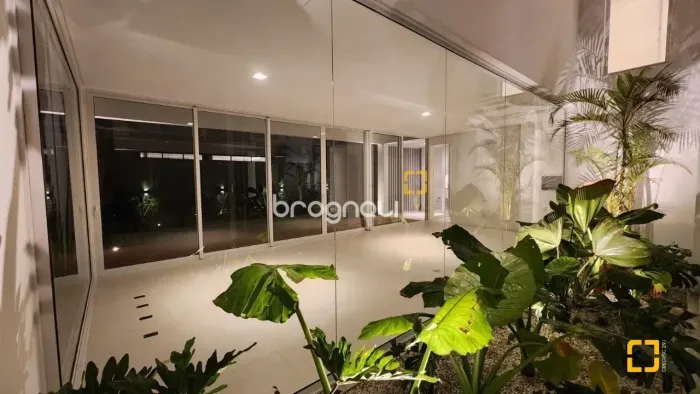 Imóvel para venda com 297 metros quadrados com 4 quartos