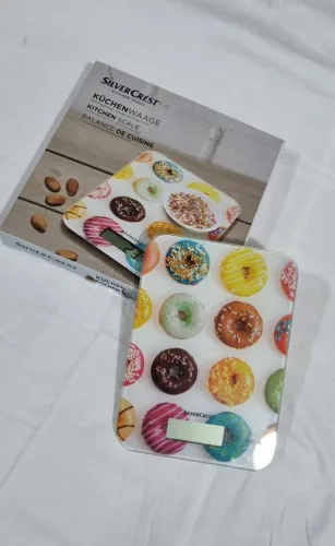 Balança de cozinha digital Silvercrest com estampa de rosquinhas