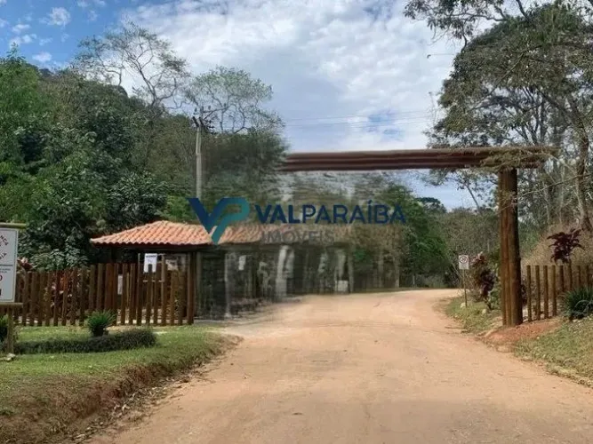 Chácara com chalé, 4 dormitórios, sendo 1 suíte, 1.144 m² à venda - Santo Antônio do Pinha