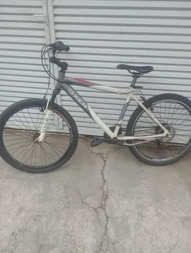 Bicicleta em alumínio