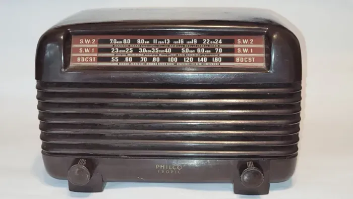 Antiguidade - Rádio Philco Tropic Mod.: 46-806 - Década de 1940