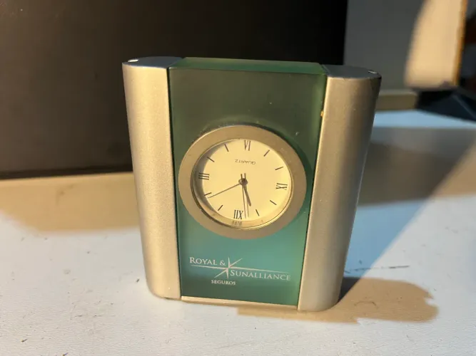 relógio de mesa promocional de quartzo com corpo em vidro
