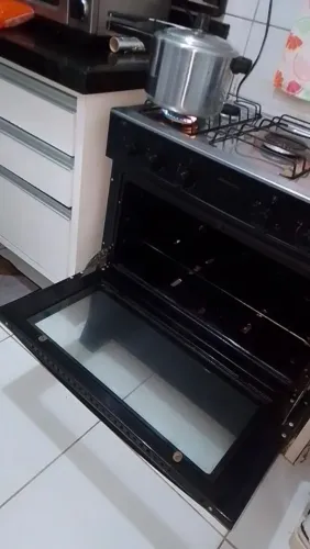 Vendo esse fogão funcionando perfeitamente bem conservado