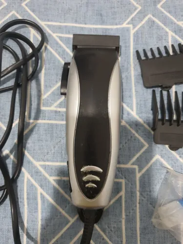 Máquina de Cortar Cabelo Mondial com barbeador philips