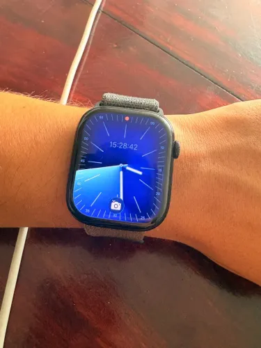 Apple Watch Series 10 GPS 46 mm - Seminovo | 94% de bateria