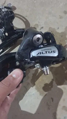 VENDO PEÇAS DE BICICLETA USADAS