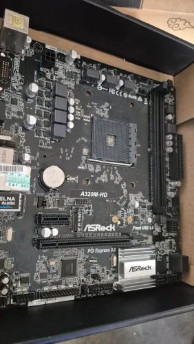 Placa Mãe AM4 ASRock A320M-HD (Leia o Anúncio - Barata)