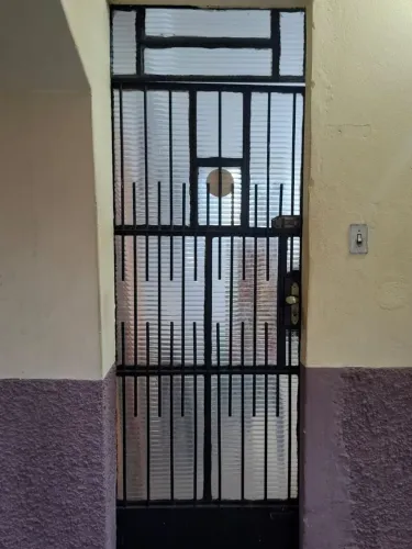 Porta de ferro