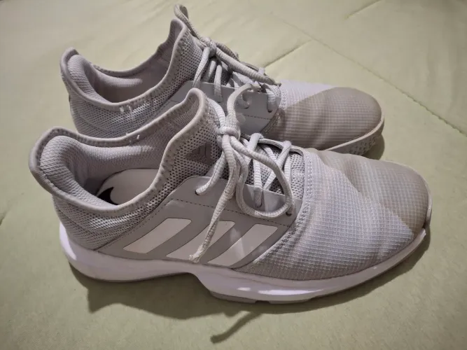 Tenis adidas 