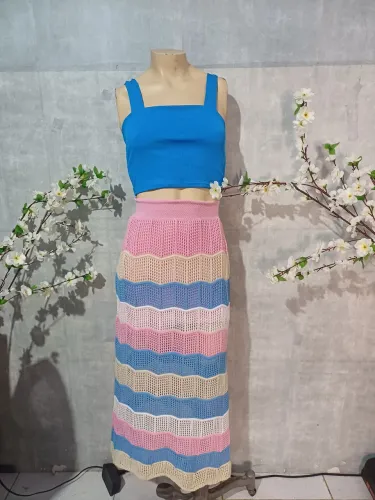 Conjunto Saia longa tricô e cropped